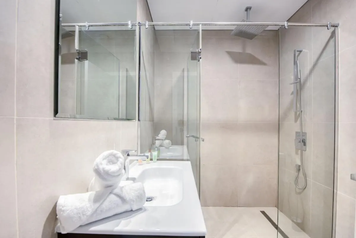 Luxury 3 Bed Apartment In Dubai Marina