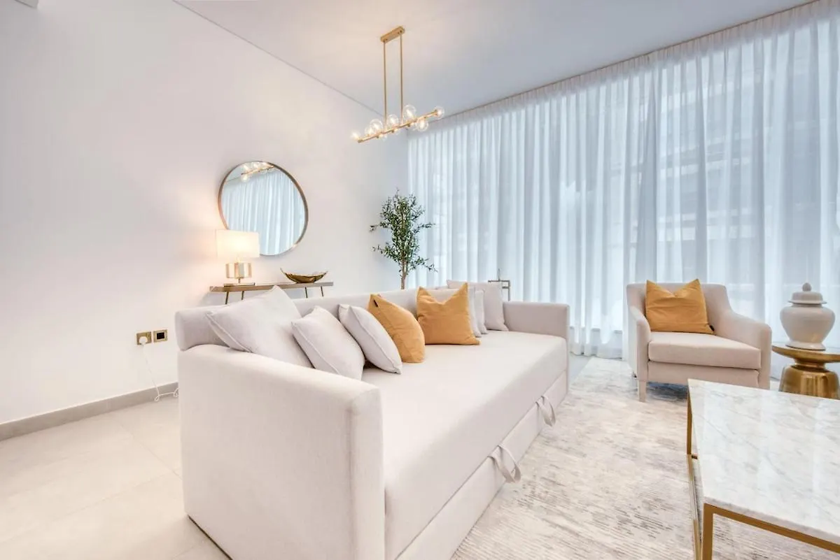 Luxury 3 Bed Apartment In Dubai Marina