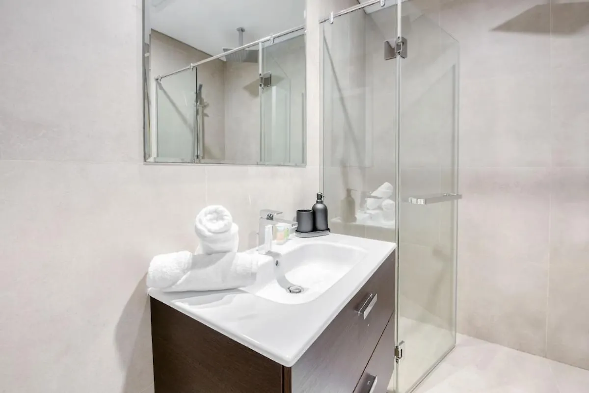 Luxury 3 Bed Apartment In Dubai Marina