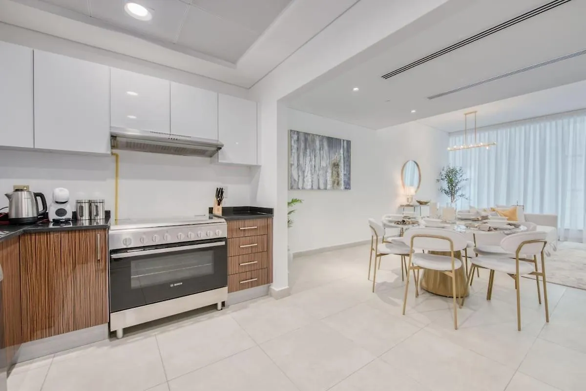 Luxury 3 Bed Apartment In Dubai Marina
